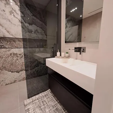 Luxury Alba